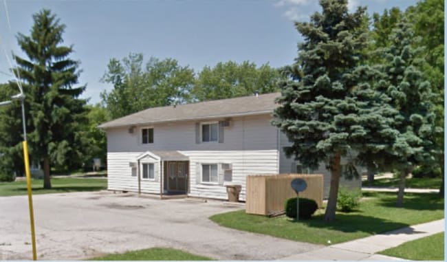 Building Photo - 714 N Oak St Unit 3