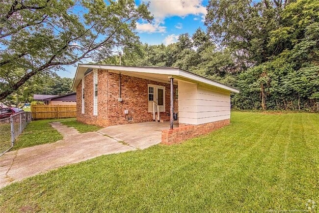 Building Photo - 904 Chesterfield Dr Rental
