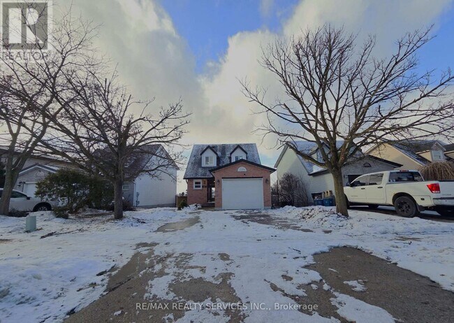 Photo - 662 Elgin St N