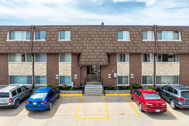 Seville Apts