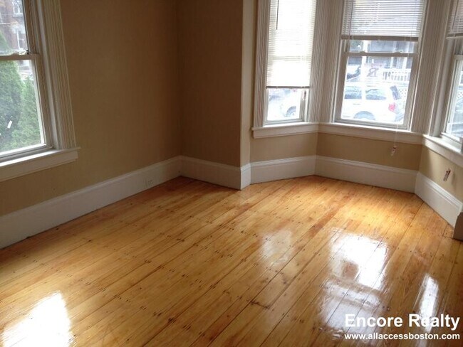 Photo - 23 Highgate St Unit 3