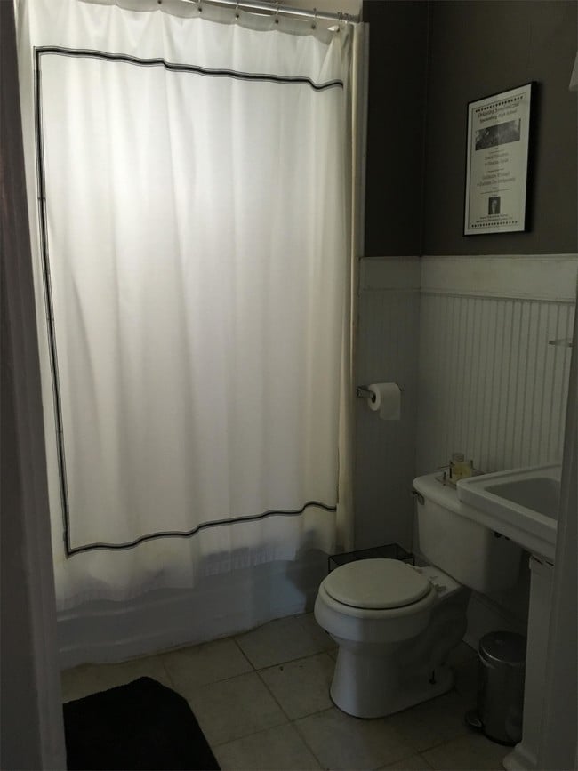 Photo - 2411 Preston St