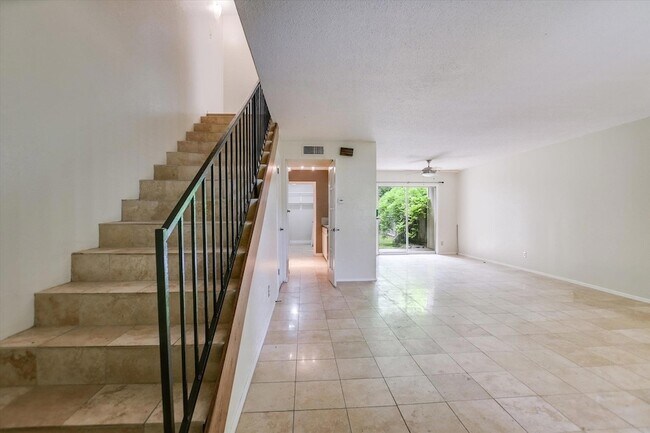 Photo - 700 Castle Ridge Rd