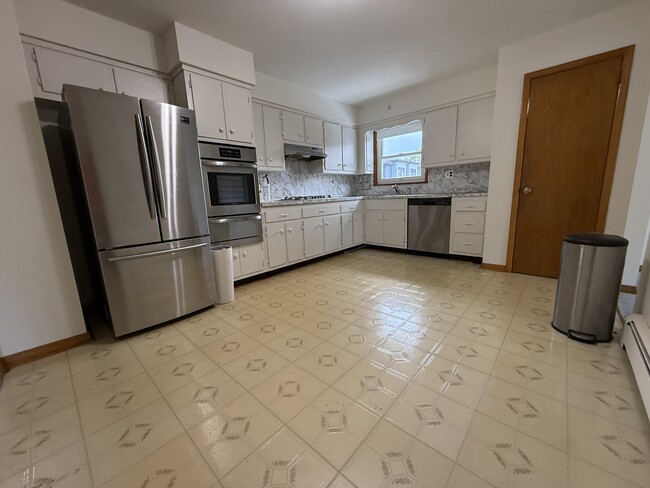 Photo - 366 Wilson Ave Unit 2