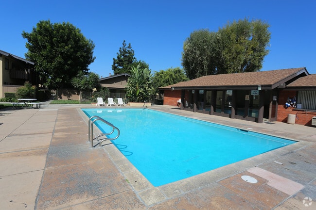 Photo - Almont Apartments