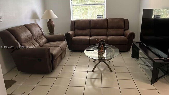 Building Photo - 670 NW 114th Ave Unit 204