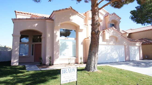 Building Photo - WONDERFUL 5 BD HOME WELL-LOCATED NORTHWEST...