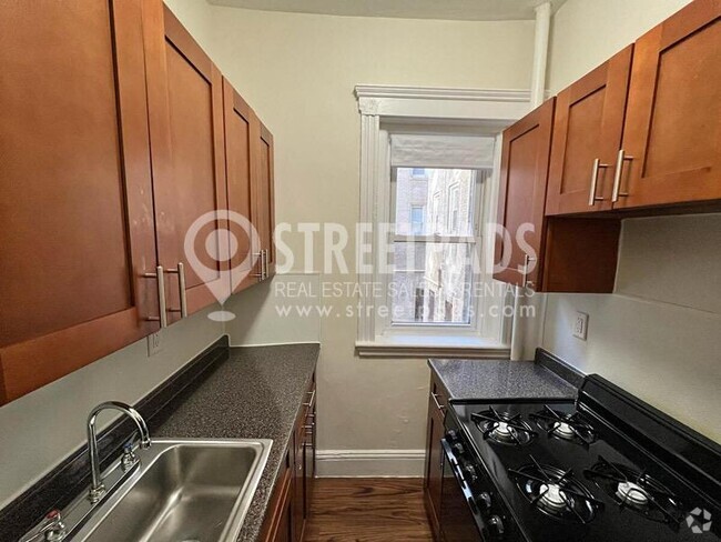 Building Photo - bedroom in Boston MA 02215 Rental