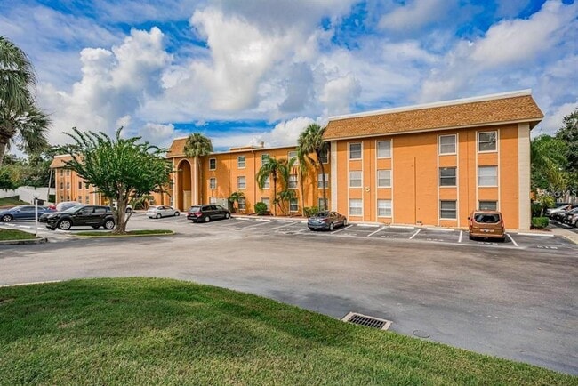 Photo - 12760 Indian Rocks Rd Unidad 570