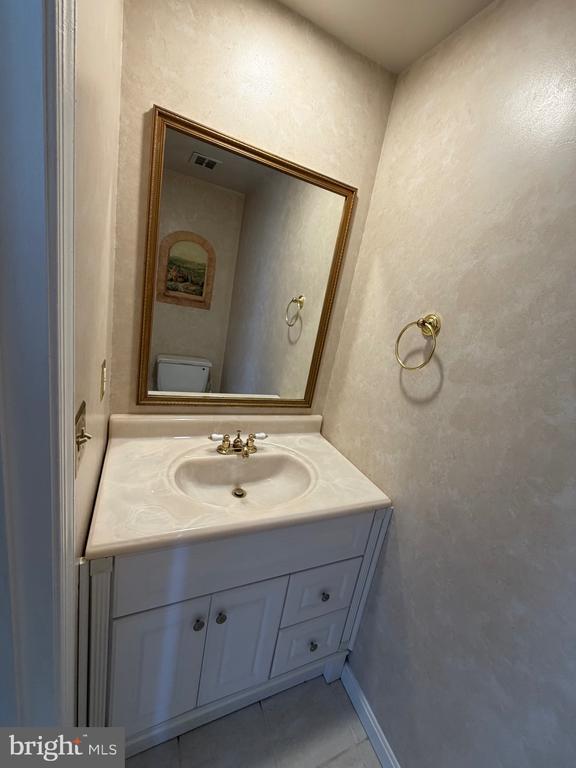 Photo - 2998 Covington St