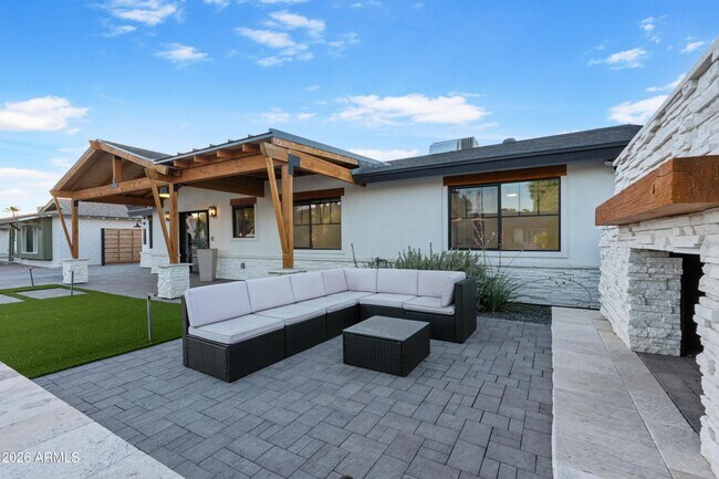 Photo - 8614 E Highland Ave