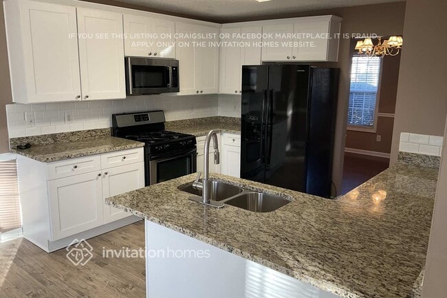 Photo - 4028 St George Walk SW