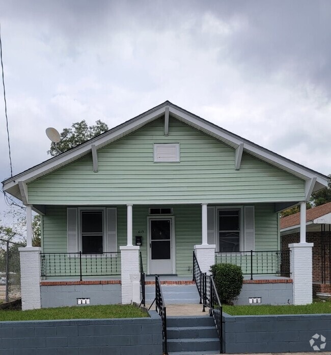 Building Photo - 615 S 11th St Rental