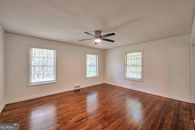 Photo - 1332 Willis Mill Rd SW