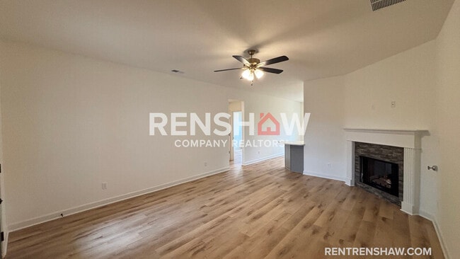 Photo - 6522 John Hamilton Wy E