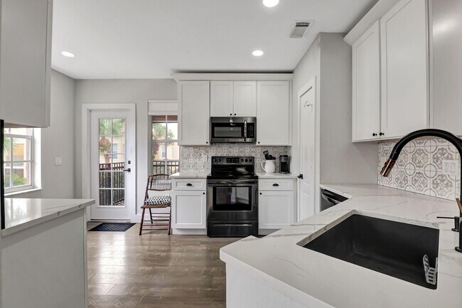 Photo - 1910 Belmont Pl