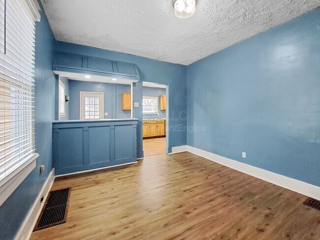 Photo - 1716 W Hill St