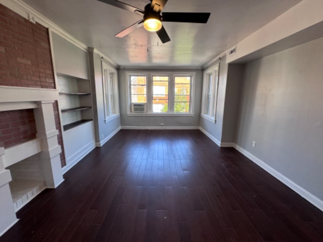 Photo - 7436 S Colfax Ave Unidad 3