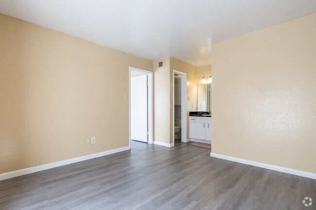 Interior Photo - Venetian Apartamentos Houston