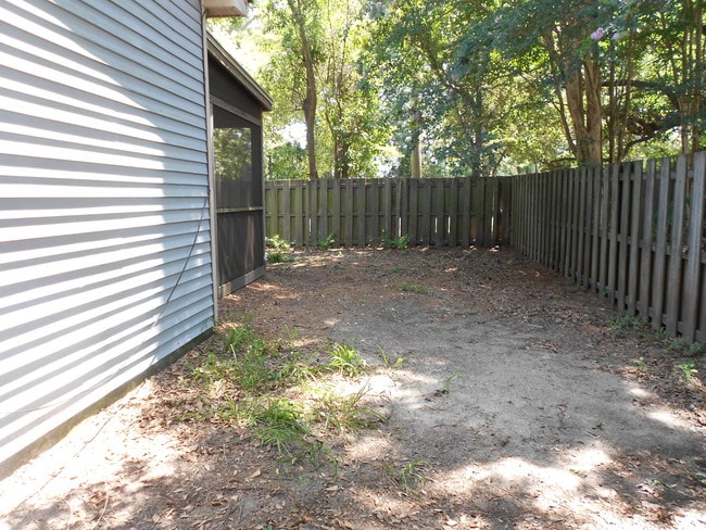 3 Bedroom 2 Bath House for Rent in Quail Hollow in Mt Pleasant. Lots of Upgrades. 3 Miles to IOP