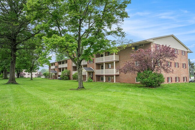 Photo - Almont Terrace Apartments Unit Almont Terrace - 2 Bedroom