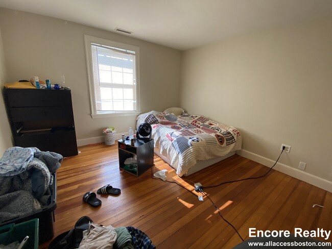 1860 Commonwealth Ave