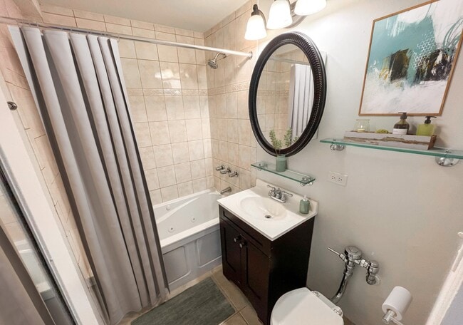 Photo - 1209 W Lasalle Dr
