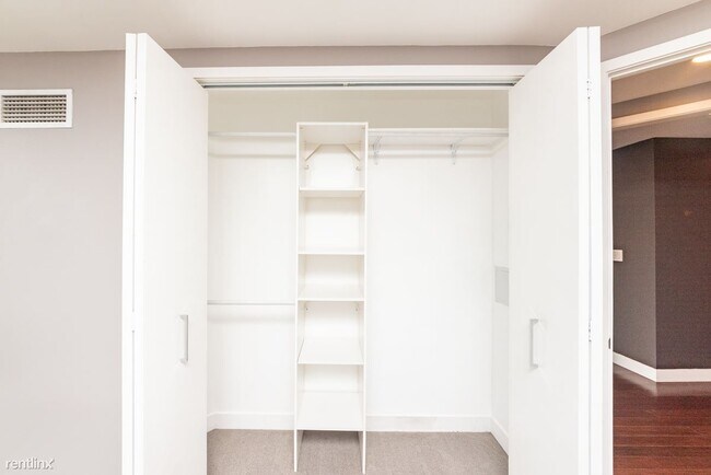 Photo - 2 br, 1 bath Condo - 10 E Ontario St Apt 4903 Unit Apt 4903