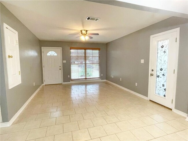 Photo - 281 Olive Dr