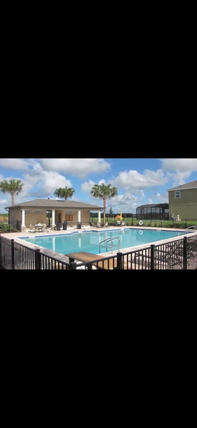 Photo - 275 Williamson Dr