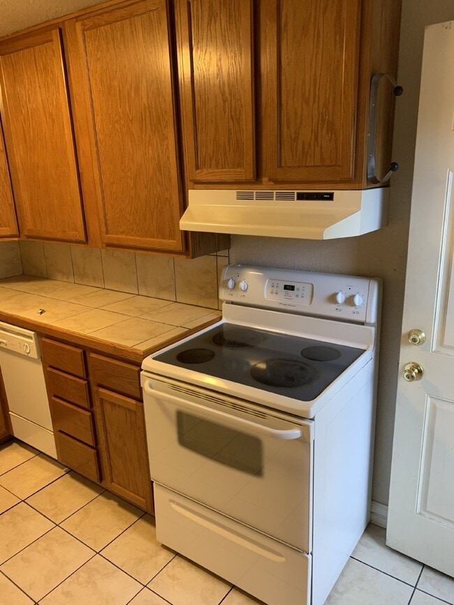 Building Photo - I-70 and Sheridan Blvd, Quiet Unit for Rent