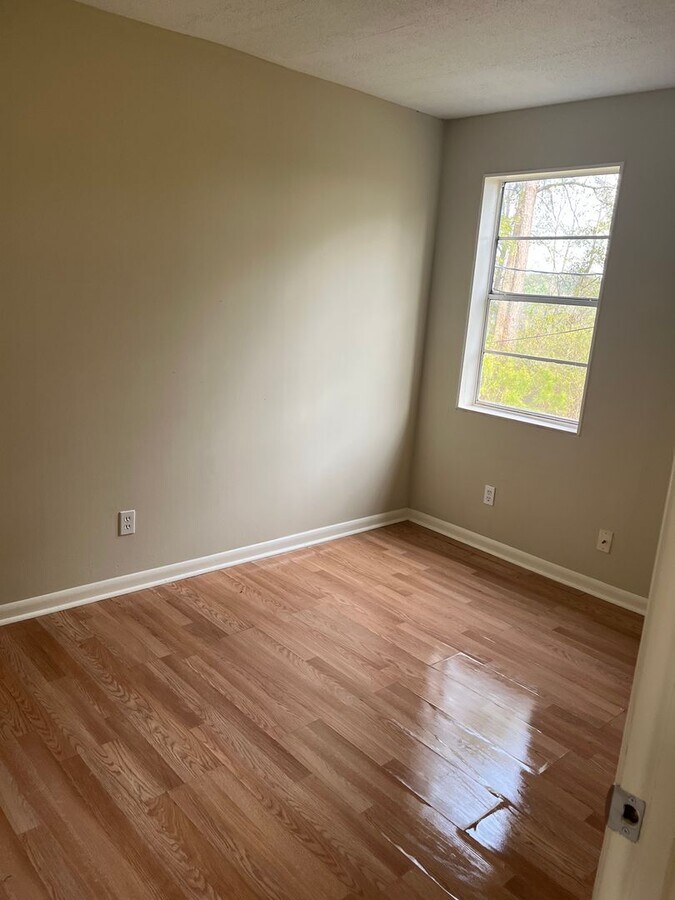 Photo - 33 Crestview St