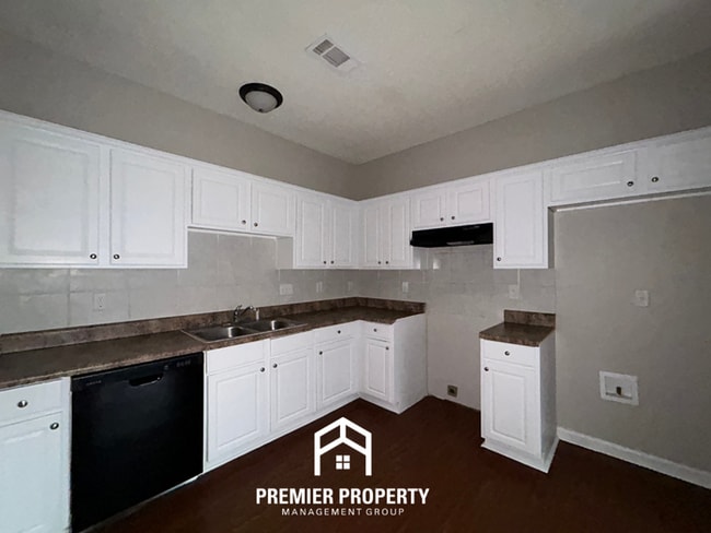 Photo - 3932 Gavick Cove