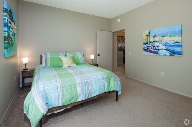 2BR, 2BA - 1,088SF - Primary Bedroom