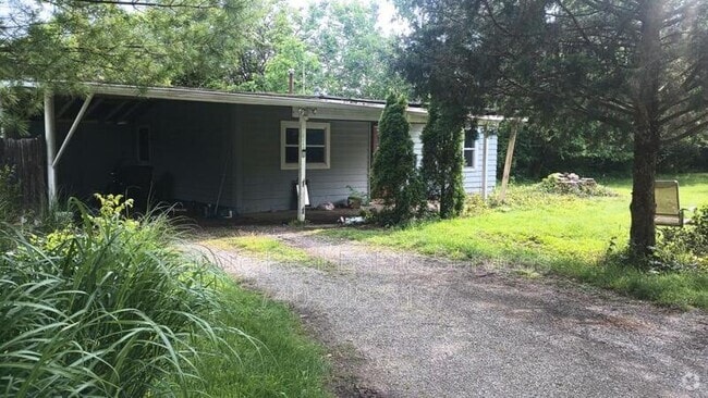 Building Photo - 1013 Hollander St Rental