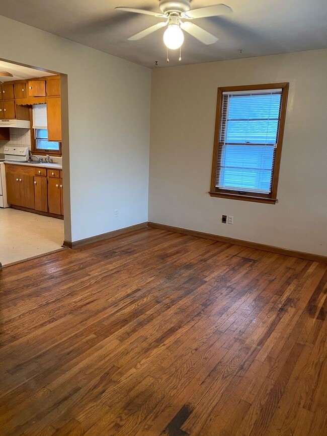 Photo - 10606 Kentucky Ave
