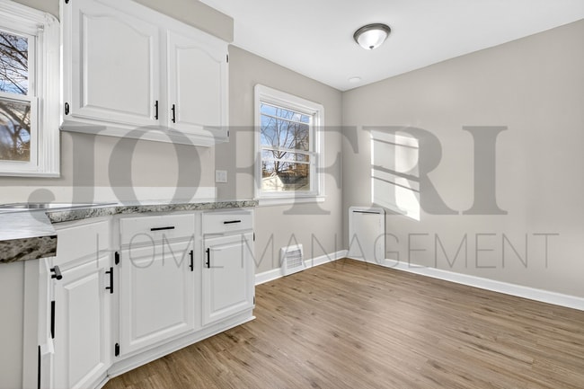 Photo - 19410 Nitra Ave