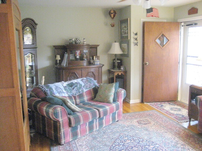 Photo - 604 Summit Rd