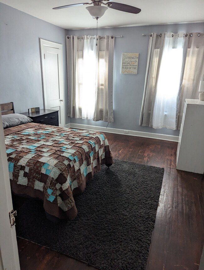 Photo - 208 Sutton St
