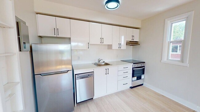 Photo - 362 McArthur & 388-390 Irwin Miller