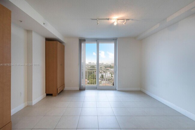 Photo - 2350 SW 27th Ave Unit 107