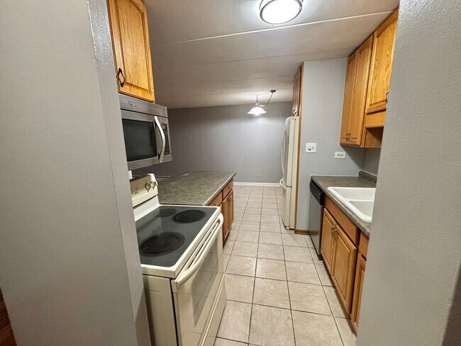 Photo - 18 E Old Willow Rd Unidad 425N