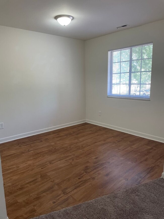 Photo - Wood Grove Place