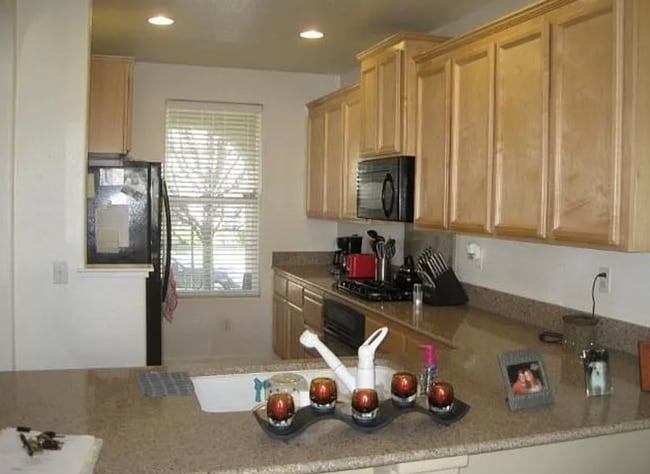 Photo - IMMACULATE NATOMAS 4/3 plus office!  Pleas...