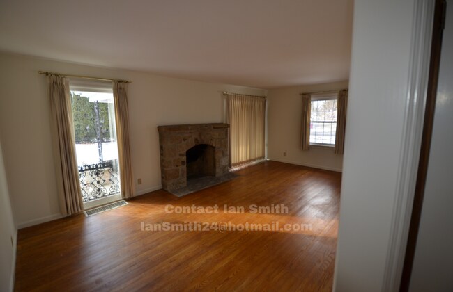 Photo - 155 E Park St