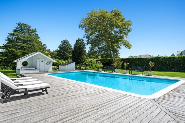 Photo - 18 Quogo Neck Ln