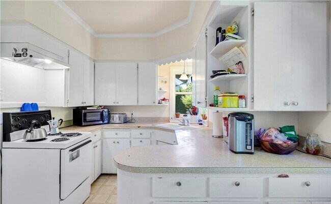 Photo - 4 bedroom + 2 Bonus Basement Rooms near Downtown Bellingham!