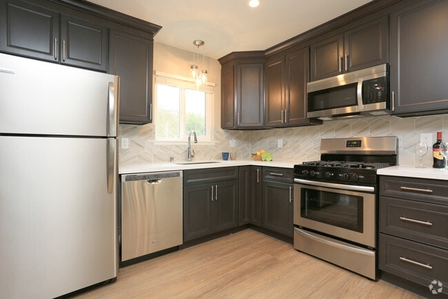 2BR 1BA-895 Sq Ft-Modeled