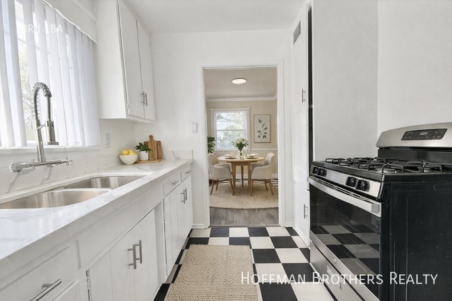 Photo - 5318 Radford Ave Unit 5