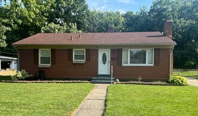 Building Photo - 977 Magie Ave